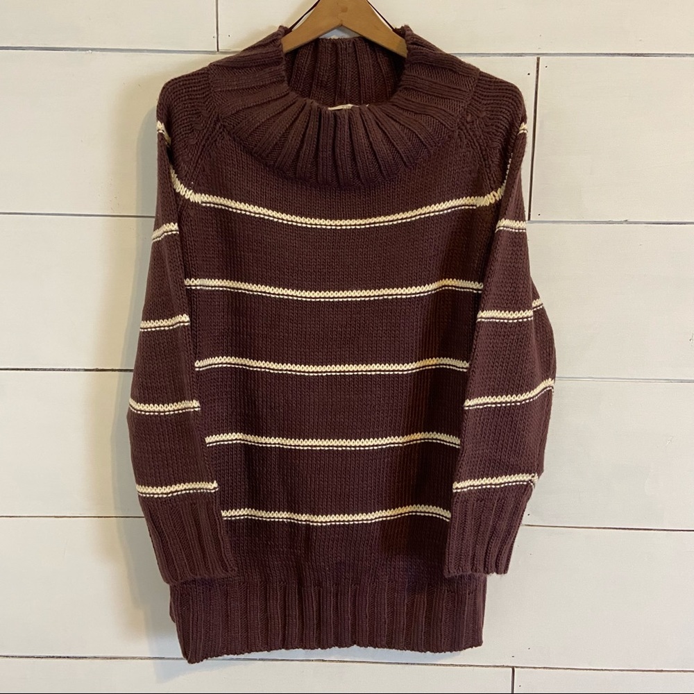 Easel Plum Striped Oversized Sweater. Size Large. Excellent Condition.